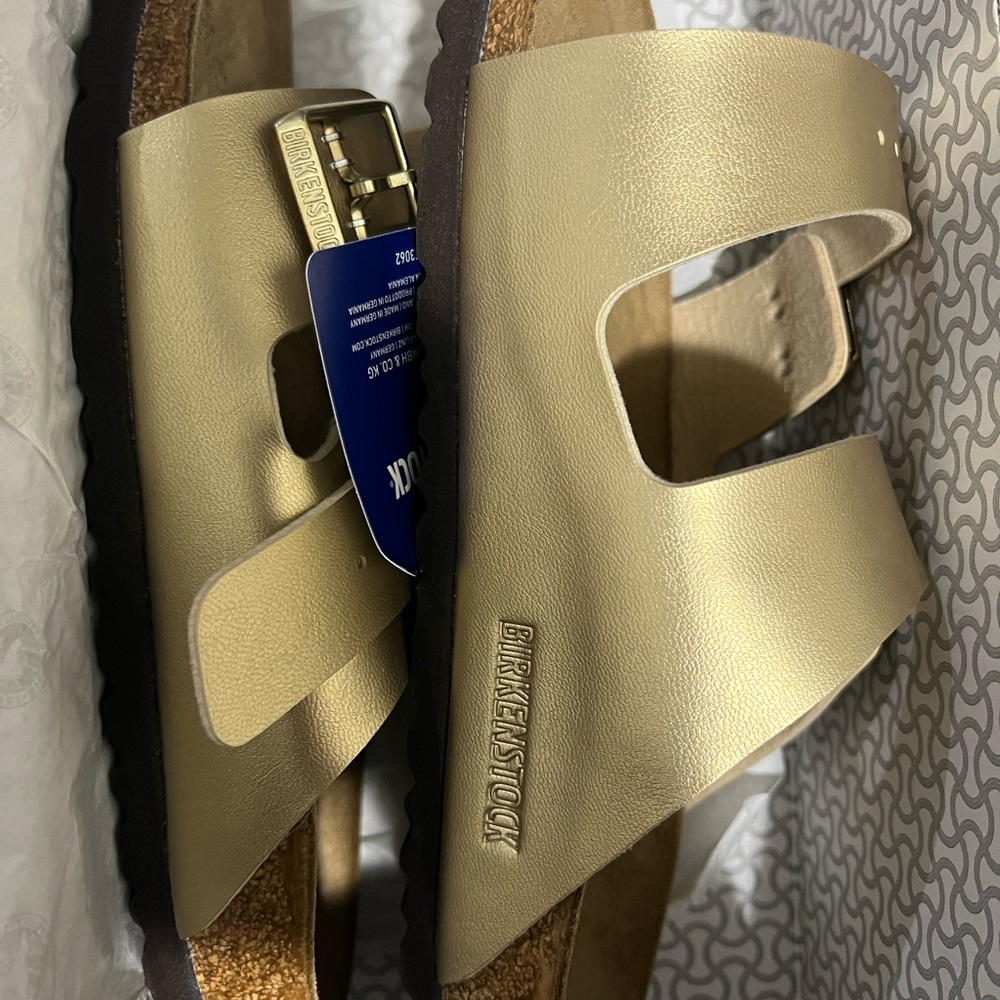 Woman's Sandals Birkenstock Arizona Slide Sandal - 6.0